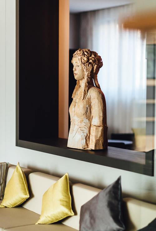 Bild von einer Statur im Hotel Edita